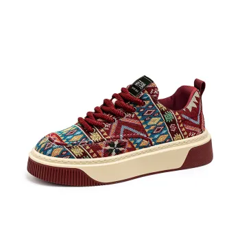 Budding Bear Low Top Skateboard Shoes Men's
