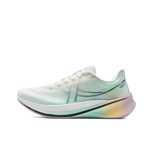 XTEP Cushioned Slip Resistant Abrasion Resistant Low Top Sprint Running Shoes Women's White Green