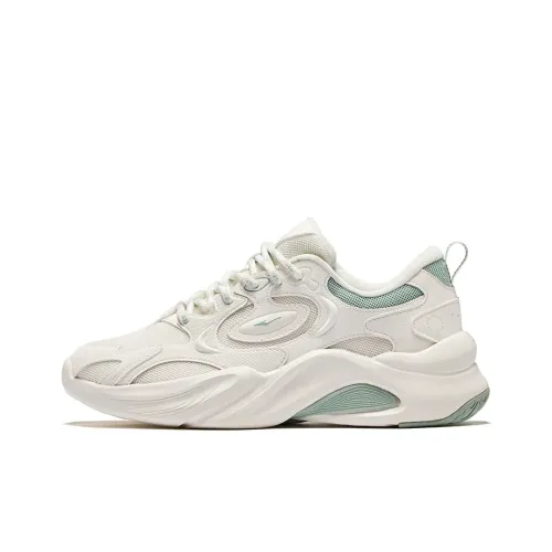 Erke Casual Shoes Women's Low Top Microcrystalline White, Light Foam Green