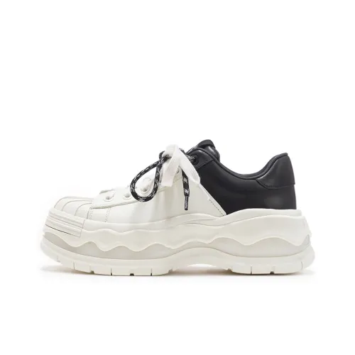 VITTORIO VENTURA EGGSHELL Low Top Casual Shoes Women's White & Black