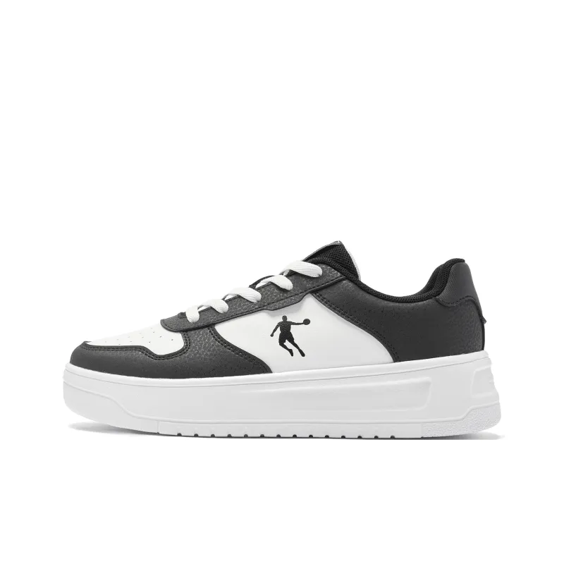 QIAODAN Anti-Slip And Wear-Resistant Breathable Low-Top Skateboard Shoes Women's White Black-0