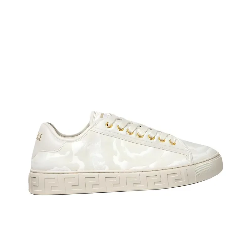 FANSIZHE Barocco Greca Low Top Skateboard Shoes Women's White-1