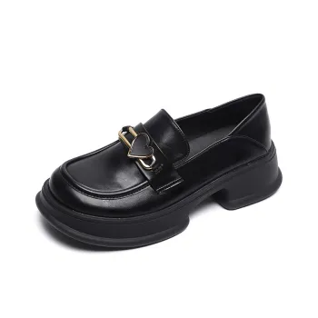 Than than me Loafers Women's Apricot/Black