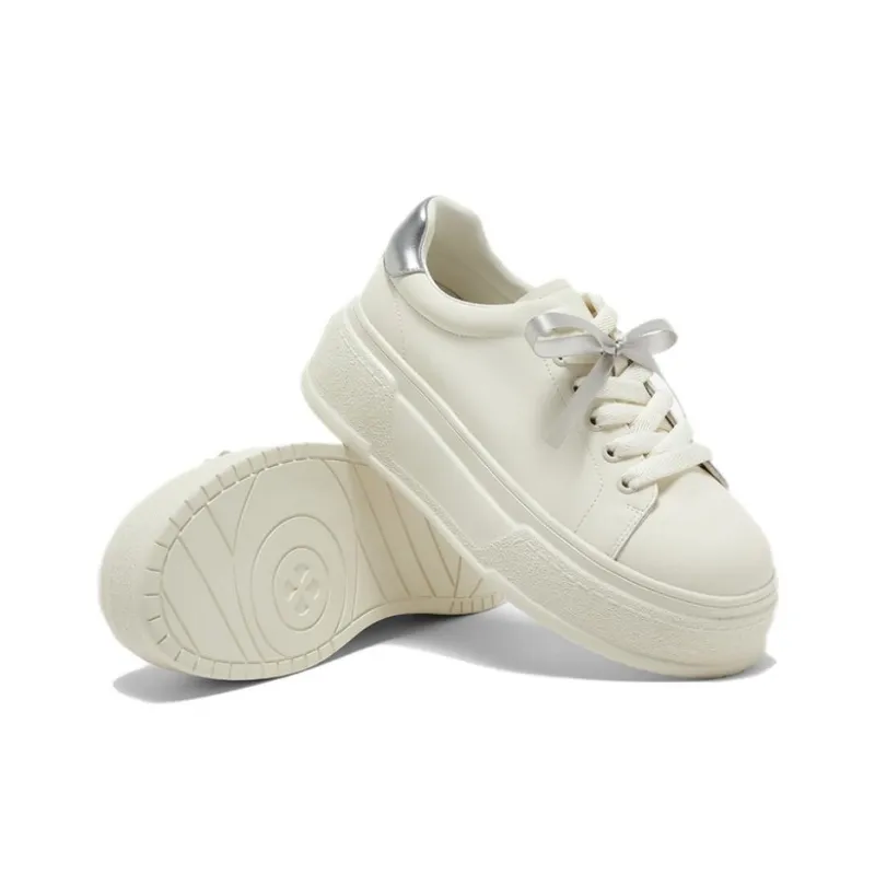 BATA Slip-Resistant Low-Top Skateboard Shoes Women's White-3