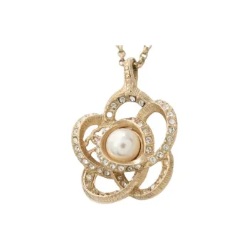 CHANEL 1986 1988 Camellia pendant Necklace