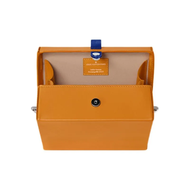 LOUIS VUITTON Shopper Clutch Saffron-3