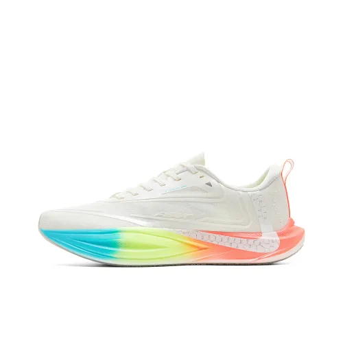 PEAK Cushioning Rebound Wear Resistant Anti Rollover Slip Resistant Low Top Running Shoes Men's White Blue Red