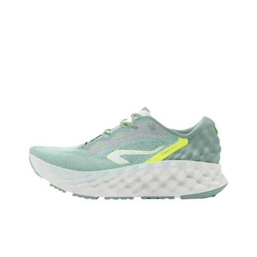 DECATHLON Cushioned Slip-Resistant Low-Top Marathon Running Shoes Women's Green Jade Color