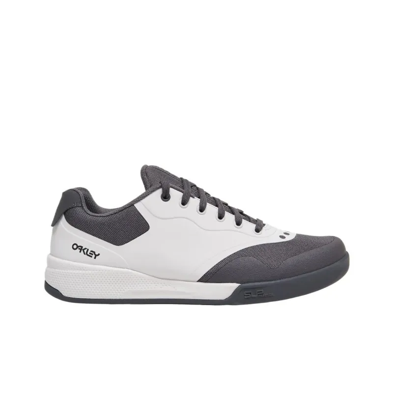 Oakley Cycling Shoes Unisex Low-Top Black-1