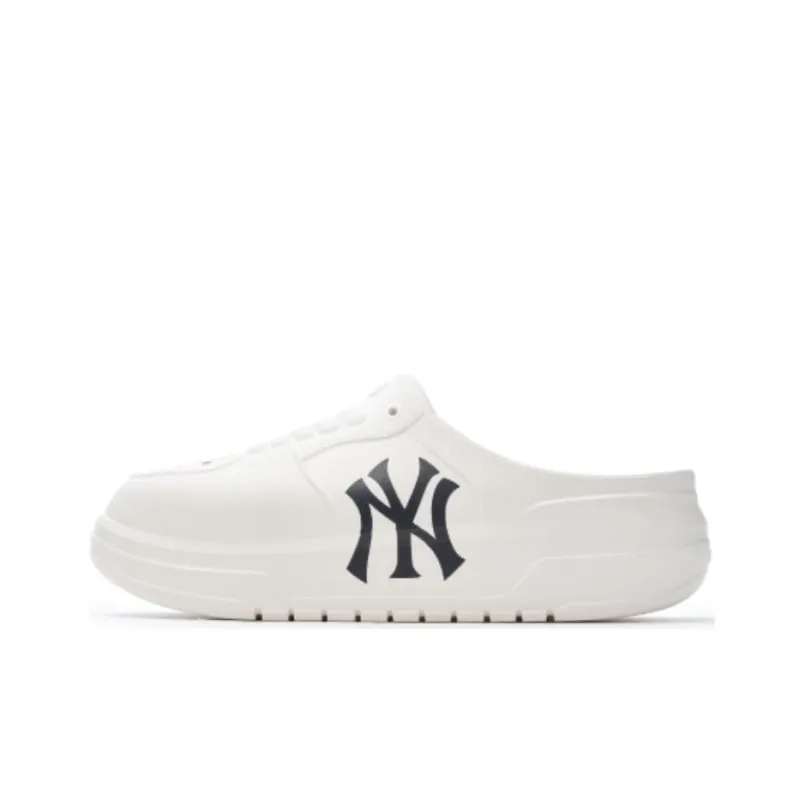 MLB New York Yankees Abrasion Resistant Slip Resistant Closed Toe Slippers Unisex White-0