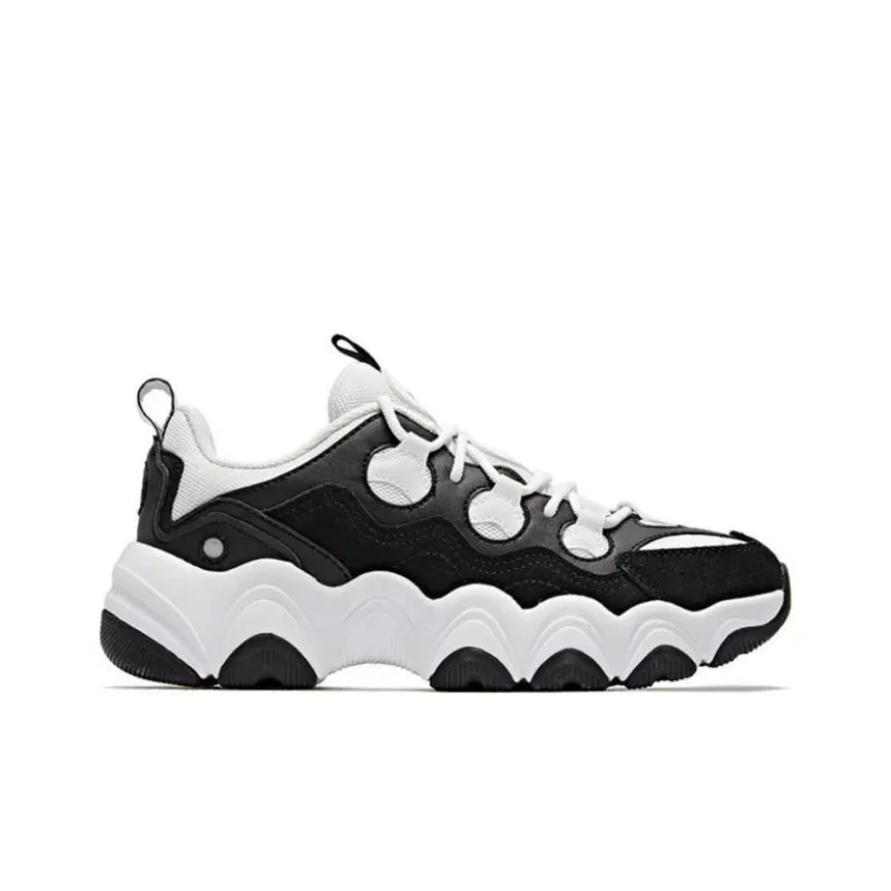 QIAODAN Non slip Lightweight Low Top Casual Shoes Women's Black White-1