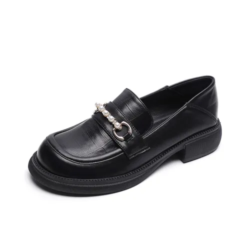 Than than me Loafers Women's Apricot/Black