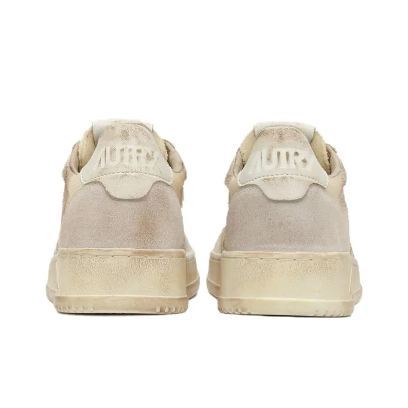 AUTRY Medalist Super Vintage Low Top Skateboard Shoes Men's Beige Umber-3