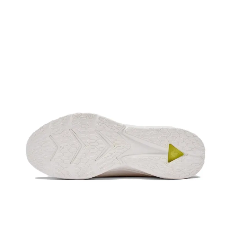 DESCENTE Abrasion Resistant Low Top Running Shoes Women's White-3