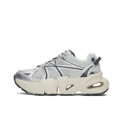 MLB New York Yankees Wear Resistant Waterproof Breathable And Lightweight Low Top Running Shoes Unisex Silver