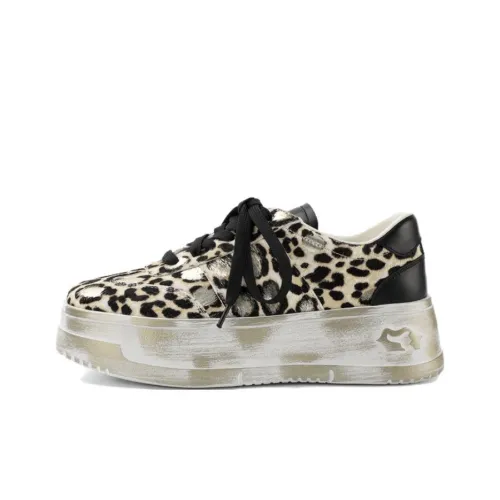 DIBO MANNER Lip Flame Collection Slip Resistant And Breathable Low Top Skateboard Shoes Women's Leopard Print