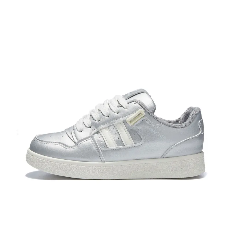 Little Red Man Low Top Skateboard Shoes Women's Gray Blue-14