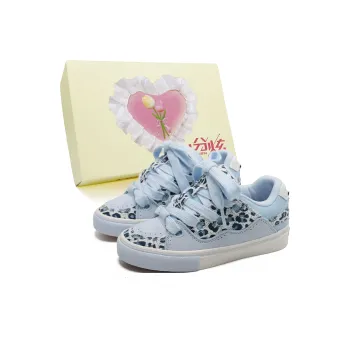 FULLXUAN Anti Slip Wear Resistant Low Top Skateboard Shoes Women's Blue Leopard Print