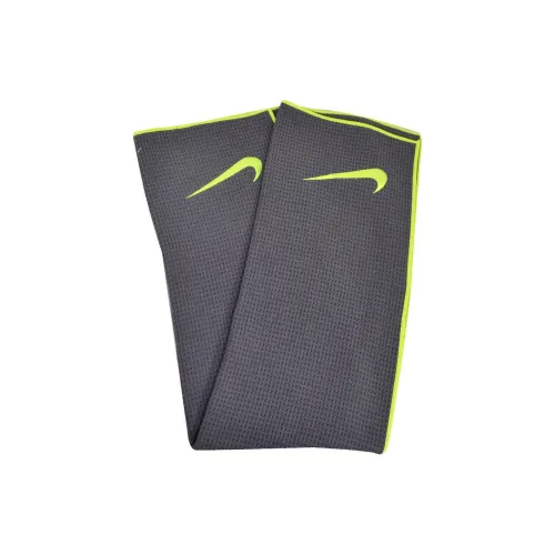 Nike Bath Towel Black 104.1x48.3cm