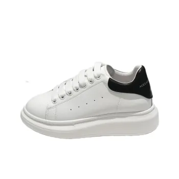 Shougu Coverage Low Top Skateboard Shoes Women's Black