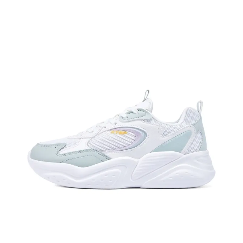 XTEP Abrasion Resistant, Breathable, Lightweight Low Top Casual Running Shoes Women's White Green-0