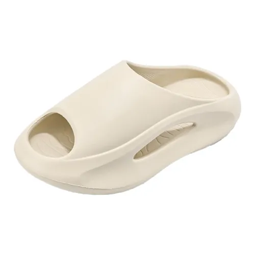 La Chapelle Closed Toe Slippers