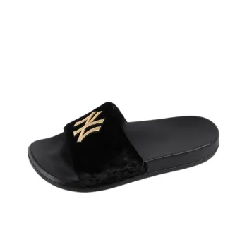 MLB New York Yankees Slip Resistant Slide Slippers Unisex Black