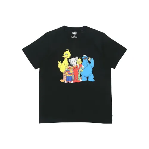 유니클로 KAWS 콜라보레이션 컬렉션 남녀공용 티셔츠