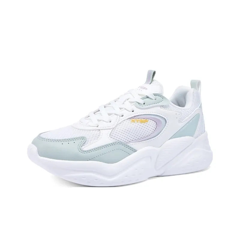 XTEP Abrasion Resistant, Breathable, Lightweight Low Top Casual Running Shoes Women's White Green-1
