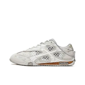 ON MAX Abrasion Resistant Lightweight Slip Resistant Low Top Training Shoes Women's White