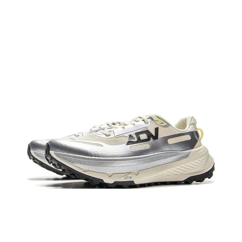 LiNing Anti Slip Wear Resistant Low Top Trail Running Shoes Women's Beige Silver-2
