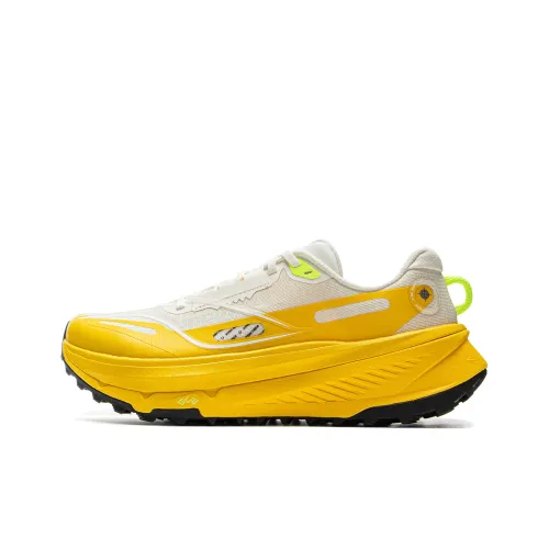 LiNing Anti Slip Wear Resistant Low Top Trail Running Shoes Women's Beige Yellow
