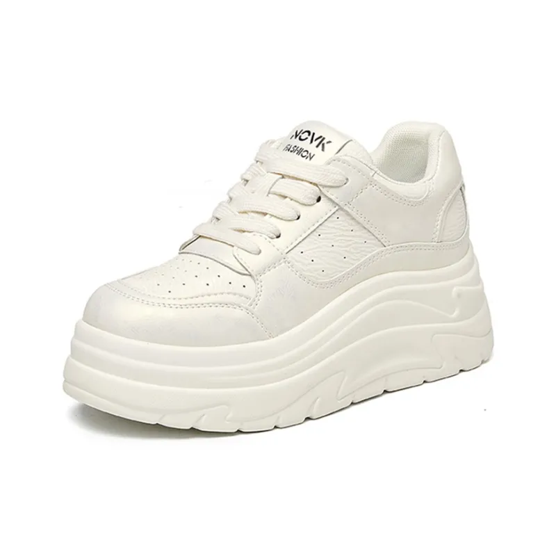 A Poinsettia Princess Slip Resistant Low Top Skateboard Shoes Women's-0