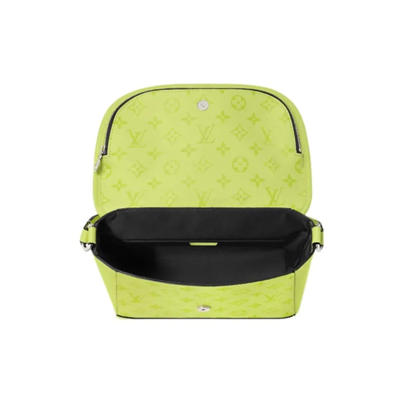 LOUIS VUITTON Pulse Messenger-3
