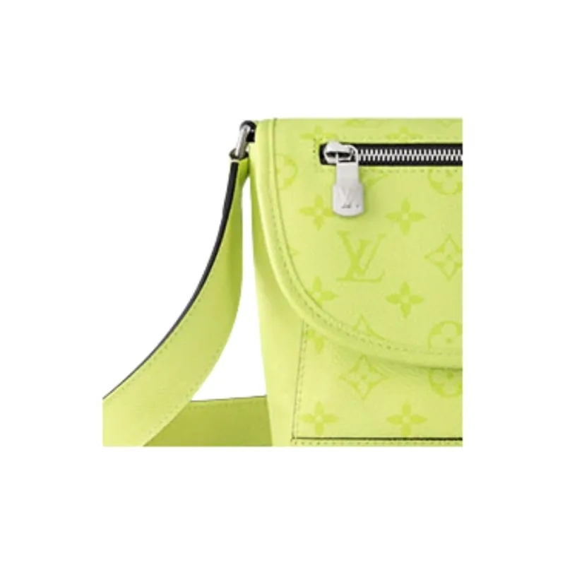 LOUIS VUITTON Pulse Messenger-4