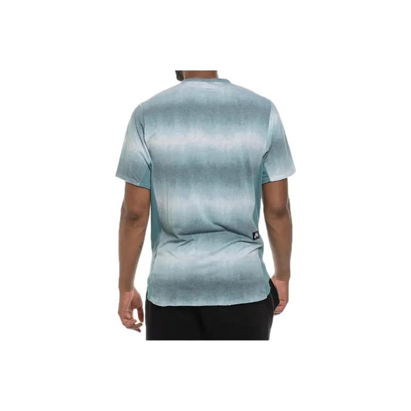 Nike Sb Skyline Dfc Dip Fade Pocket Tee-0