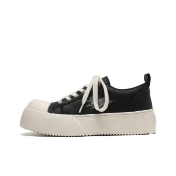 Chi Wolf Low Top Skateboard Shoes Unisex Black