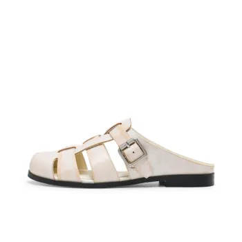 Lost In Echo Closed Toe Slippers Women's White Polished