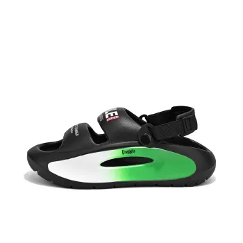 Budding Bear Beach Sandals Unisex