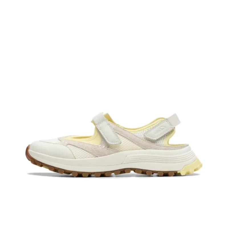 Clarks ATL Trek Fish Low Top Casual Shoes Women's White-0