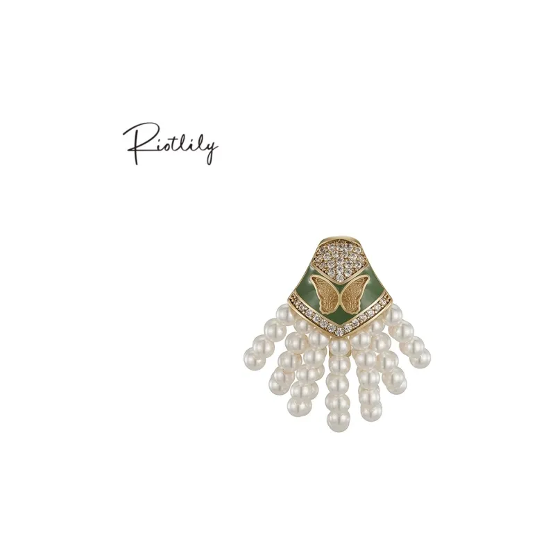 RiotLILY Faux Pearl Earrings Unisex-1