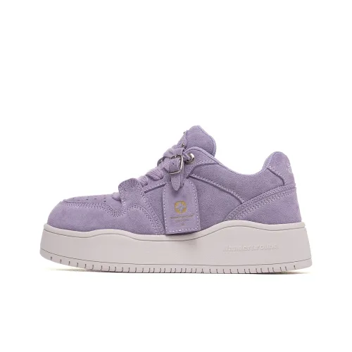 WANDER AROUND Anti Slip And Wear Resistant Breathable Low Top Skateboard Shoes Unisex Taro Purple