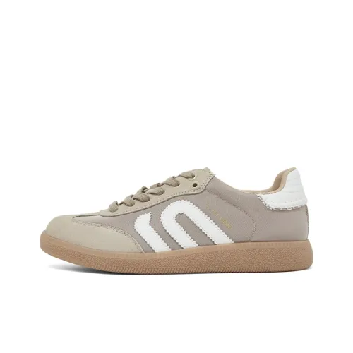 COMELY Low Top Skateboard Shoes Women's