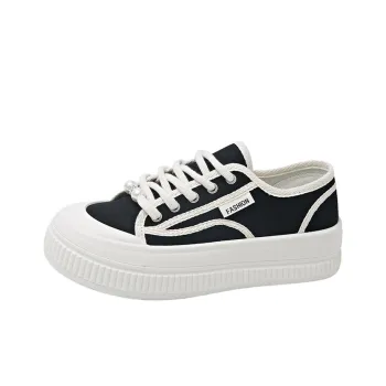 Black tailed Deer Slip Resistant, Lightweight, And Breathable Low Top Skateboard Shoes Women's