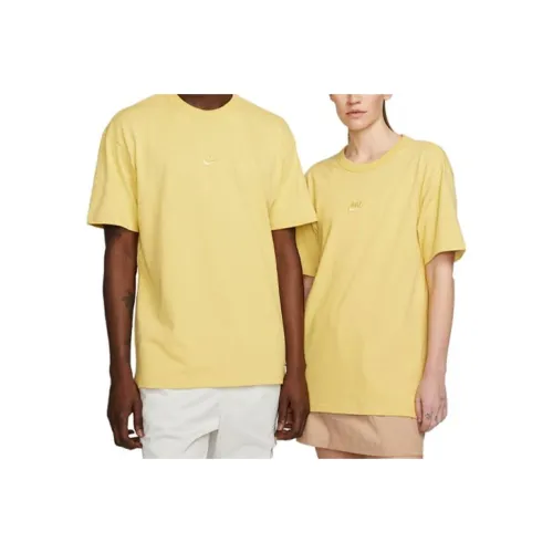 Nike Sportswear Premium Essentials T-Shirt Unisex Saturn Gold