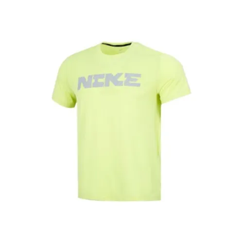 Nike Set in Sleeve T Shirt Men's Green