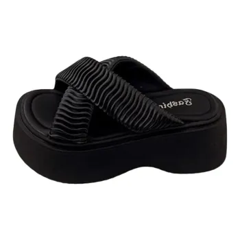 Yamada Hyakuju Home Slippers Black Ecru