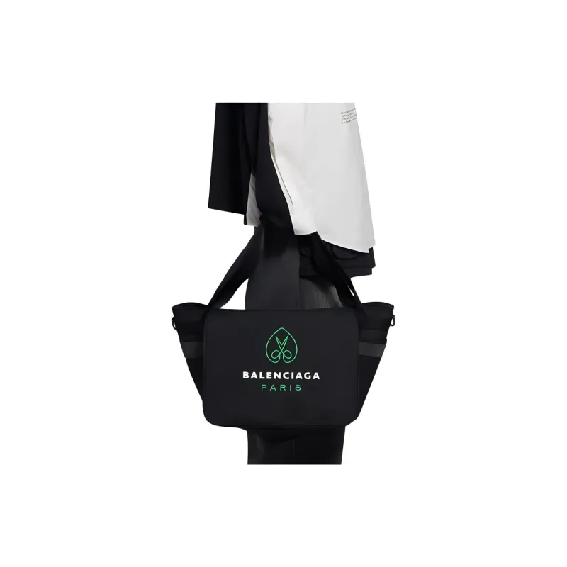 Balenciaga Recycled Nylon Shoulder Strap Tote, Portable Crossbody Bag, Shoulder Bag Men's Black-4