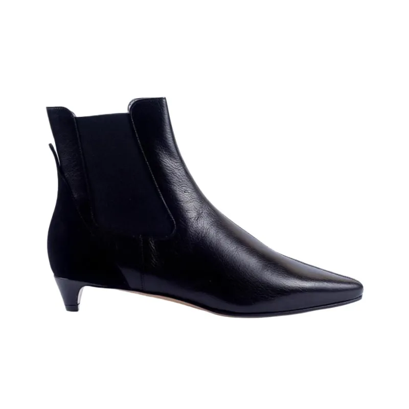 Givenchy GV3 Series Ankle Length Chelsea Boots Women's Black-1