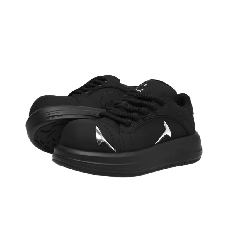 A Fairy Tale Of A Pair Of Shoes Low Top Skateboard Shoes Unisex Black-4